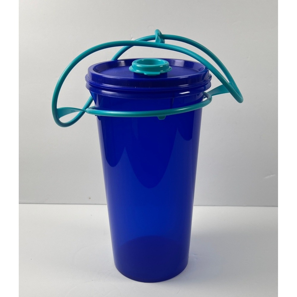 NEW Tupperware Mega Tumbler 48 oz Blue and Teal Lid Cariolier Handle